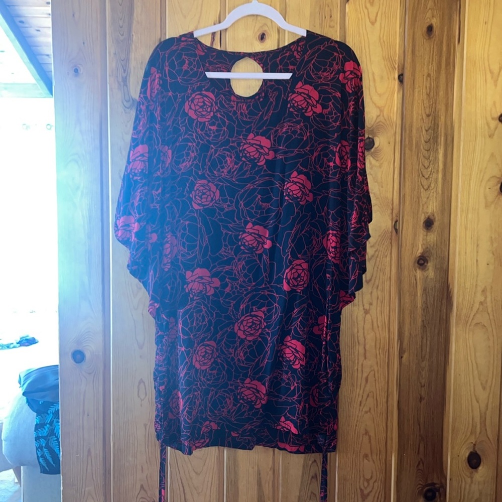 Gently use the living, hula, dress size extra small/small